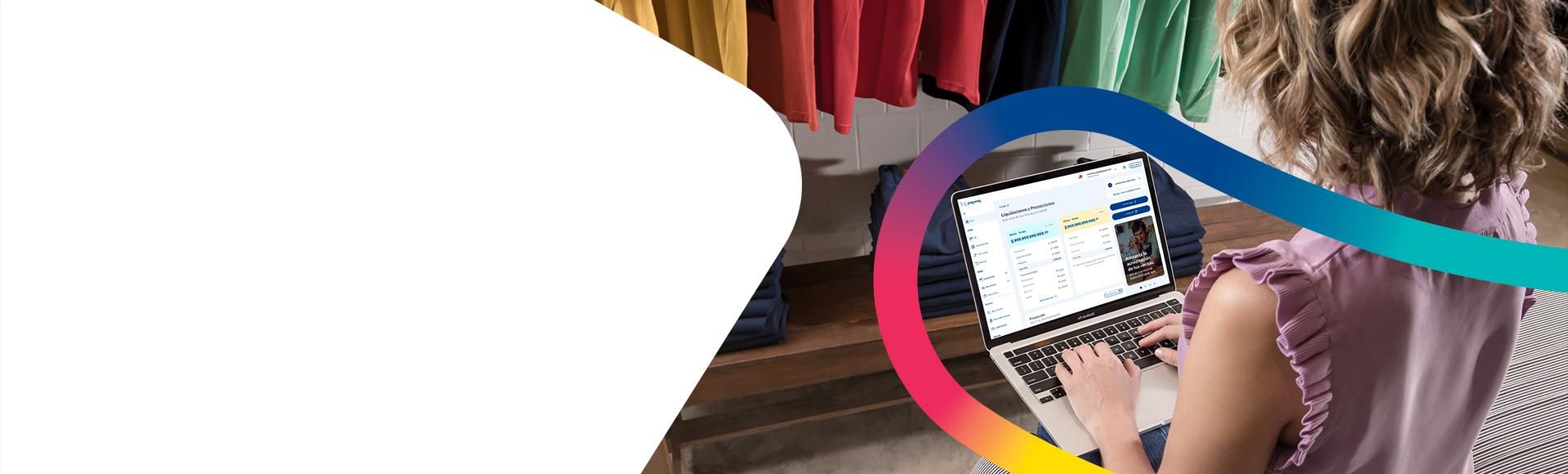 Vendedora consulta sus ventas online ingresando a Payway